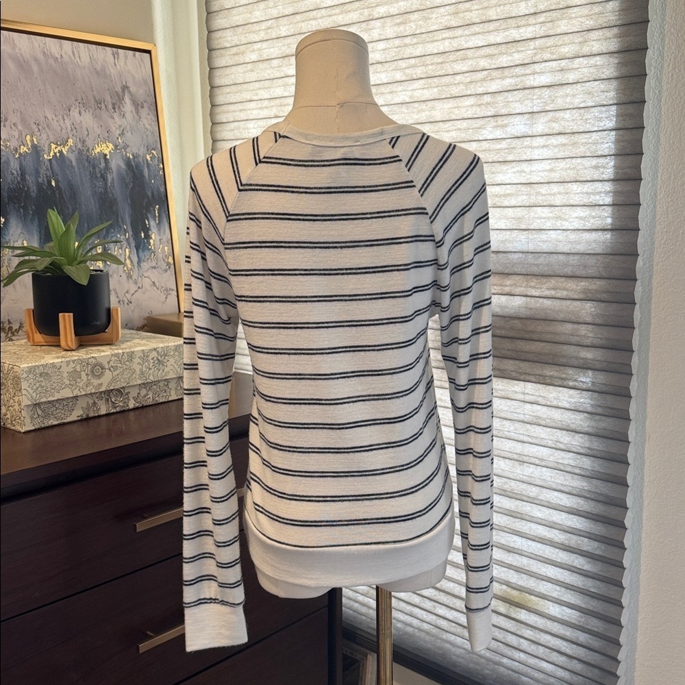 Woman's M Magaschoni Cream & Black Striped Crew Neck Sweater. Size XS - Picture 5 of 7